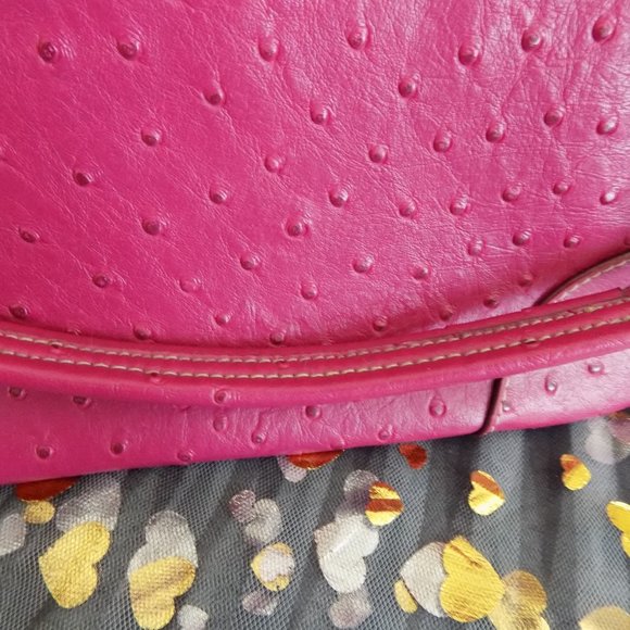 Fushsia Vinyl Purse - Picture 4 of 8